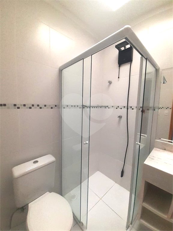 Casa à venda com 3 quartos, sendo 1 suíte, no condomínio Apeu, São Paulo - SP
