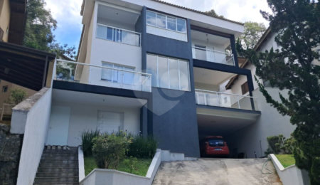 Casa à venda com 3 suítes no condomínio Vila Verde, Itapevi - SP