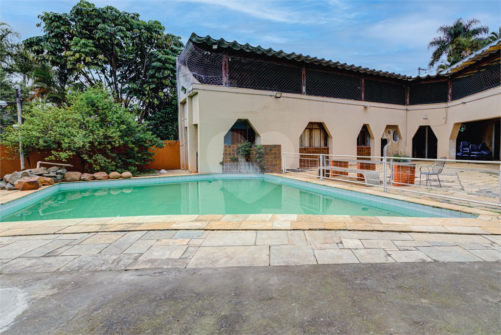 Sobrado à venda com 3 quartos, sendo 1 suíte, em Chácara Monte Alegre, São Paulo, SP