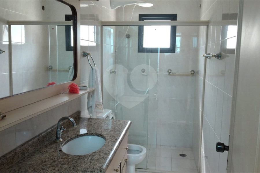 Sobrado à venda com 4 quartos, sendo 2 suítes, em Horto, São Paulo, SP