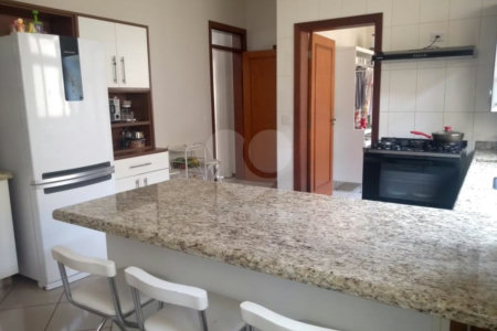 Sobrado à venda com 4 quartos, sendo 2 suítes,  em Jardim Eltonville, Sorocaba, SP