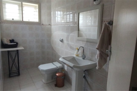 Casa à venda com 4 quartos, sendo 1 suíte, em Jardim Guadalajara, Sorocaba, SP
