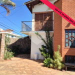 Casa Espetacular com Piscina e Churrasqueira à Venda na Vila Rezende