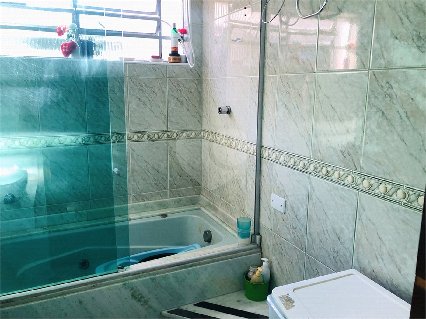 Casa à venda com 3 quartos, sendo 1 suíte, em Vila Suissa, Mogi das Cruzes, SP