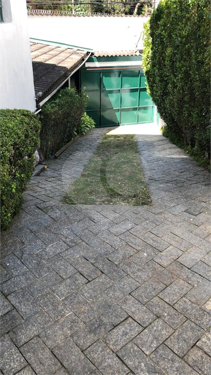 Sobrado à venda com 3 quartos, sendo 1 suíte,  em Panamby, São Paulo, SP
