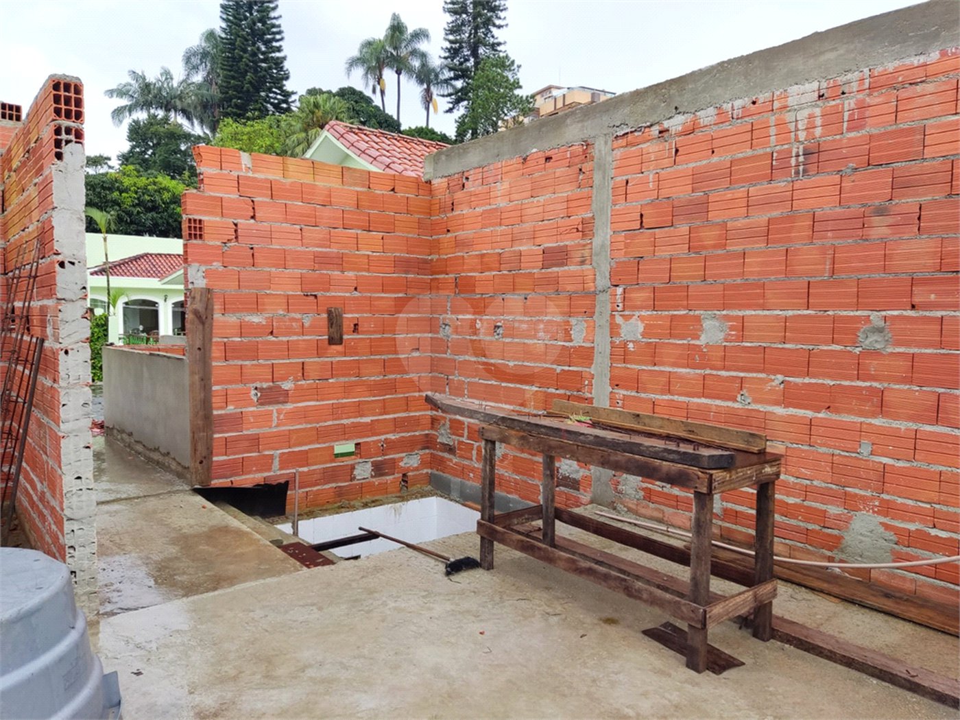 Sobrado à venda com 4 quartos, sendo 2 suítes, em Tremembé, São Paulo, SP