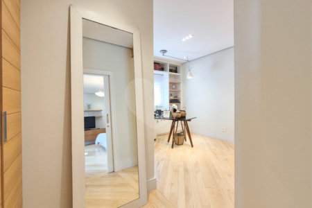 Apartamento à venda ou para alugar com 4 quartos, sendo 3 suítes, em Moema, São Paulo, SP