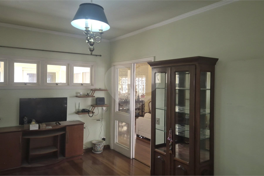 Casa à venda com 4 quartos, sendo 3 suítes, no condomínio Chácara das Rosas, São Paulo - SP