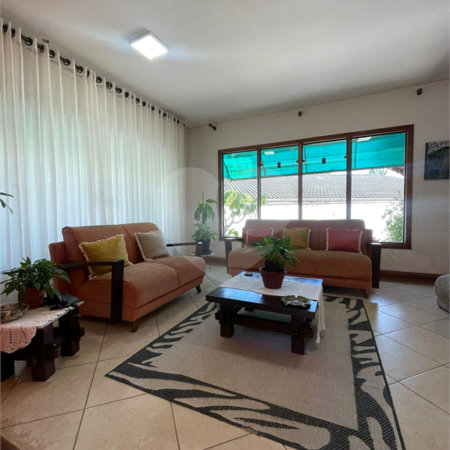 Casa à venda com 3 quartos, sendo 2 suítes,  em Vila Oliveira, Mogi das Cruzes, SP