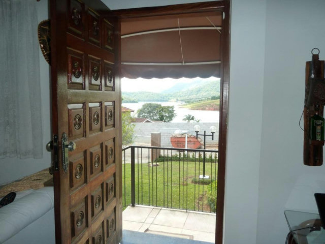 Chácara à venda com 3 quartos, sendo 1 suíte,  em Vila Salles, Atibaia, SP