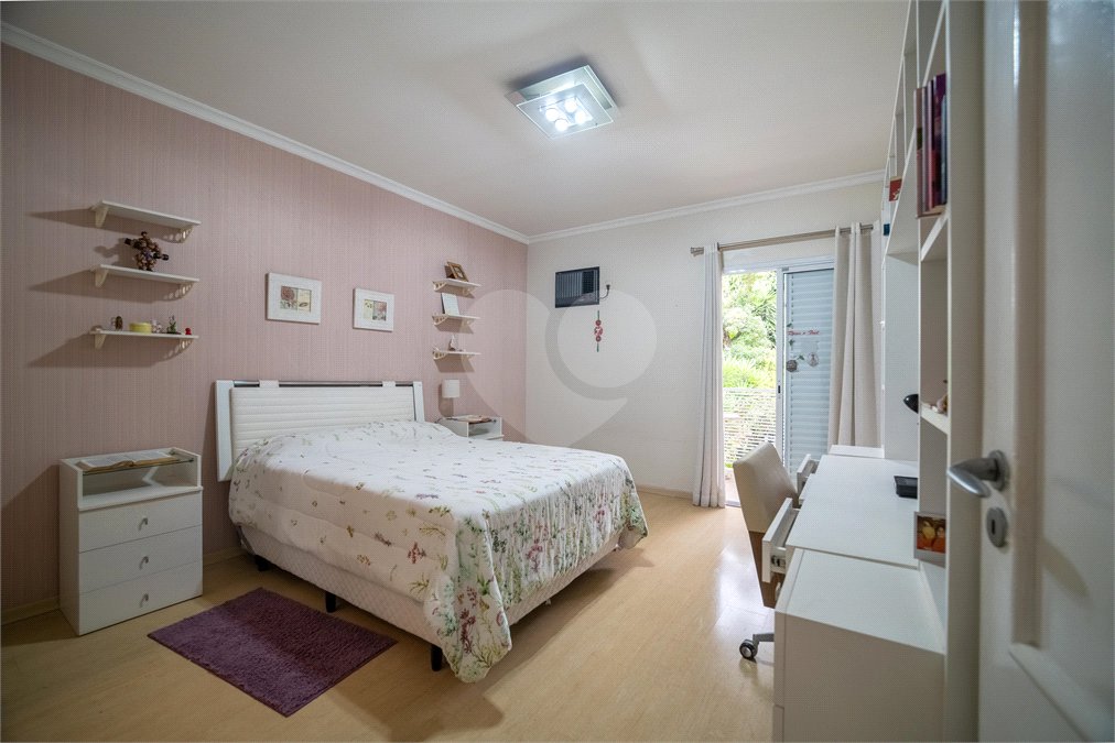 Sobrado à venda com 4 quartos, sendo 3 suítes, em Jardim São Bento, São Paulo, SP