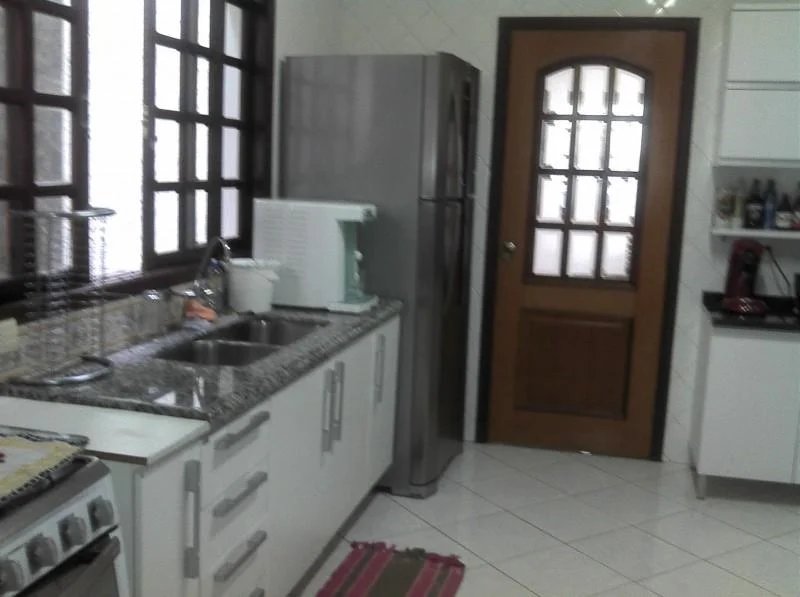 Sobrado à venda com 3 quartos, sendo 1 suíte, em Fazenda Morumbi, São Paulo, SP