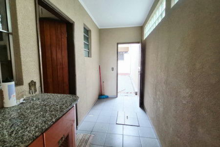 Casa espaçosa com edícula e 218 m² muito bem aproveitados! Conjunto Residencial Butantã, São Paulo - SP