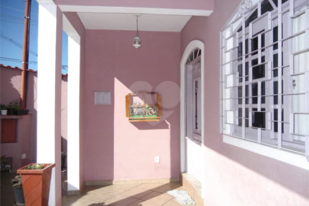 Sobrado à venda com 3 quartos, sendo 2 suítes, em Vila Júlia, Poá, SP