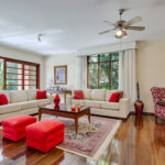 Casa à venda com 3 quartos, sendo 2 suítes, no condomínio Granja do Morumbi, São Paulo - SP