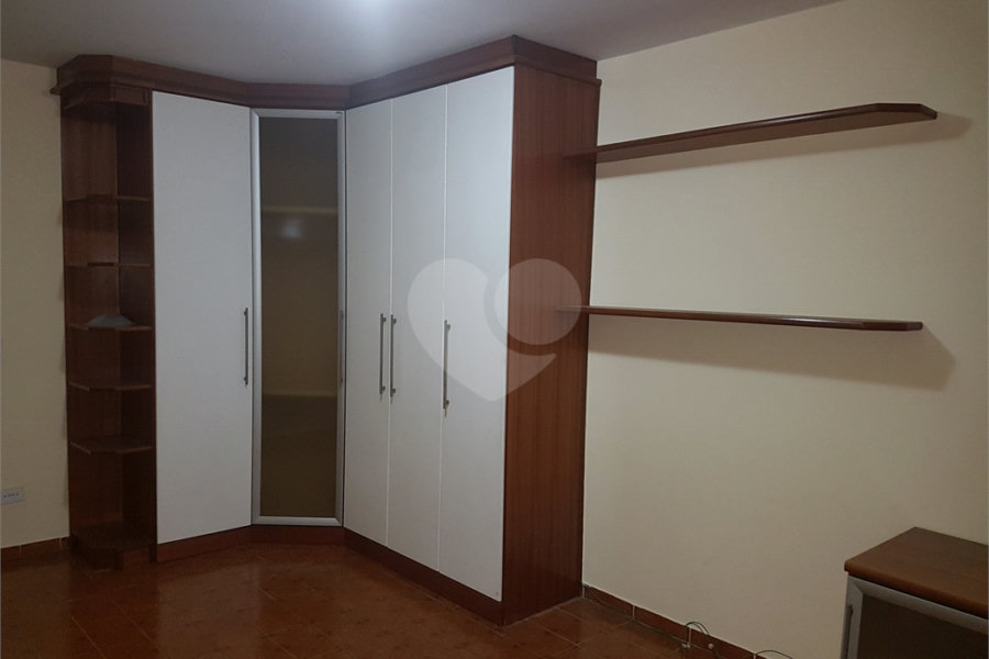 Sobrado à venda com 3 quartos, sendo 1 suíte, em Jardim Valéria, Guarulhos, SP