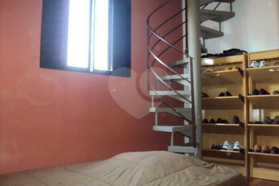 Sobrado à venda com 8 quartos em Vila Medeiros, São Paulo, SP