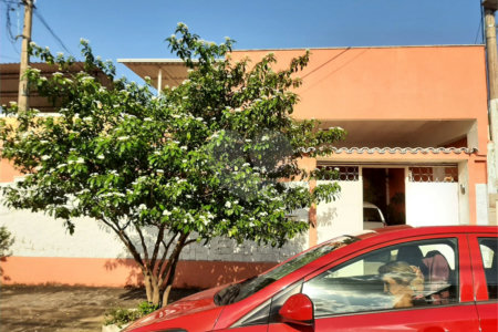 Casa à venda com 4 quartos, sendo 1 suíte, em Senador Camará, Rio de Janeiro, RJ