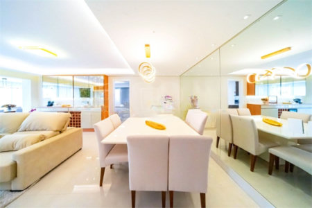 Apartamento na Mooca com 204m² com sacada gourmet com 4 suítes e 4 vagas condominio clube Aceita Permuta