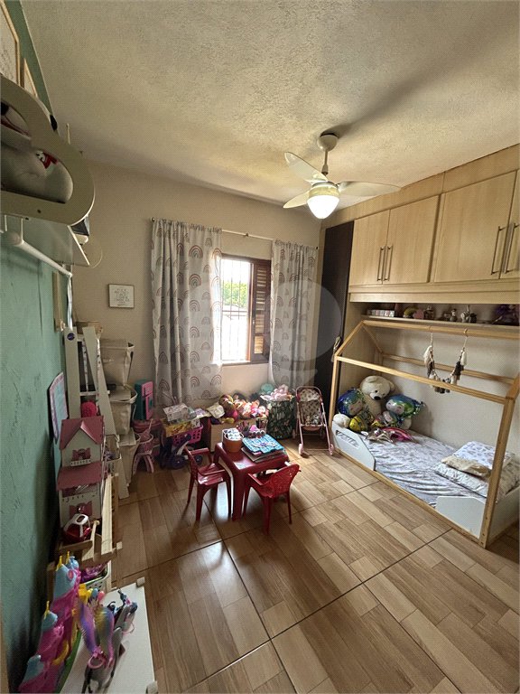 Sobrado à venda com 3 quartos em Jardim Santo Antoninho, São Paulo, SP