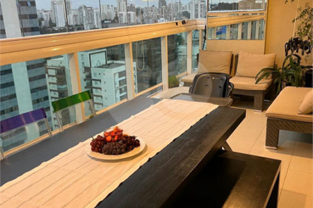 Apartamento à venda com 3 suítes em Vila Gertrudes, São Paulo, SP