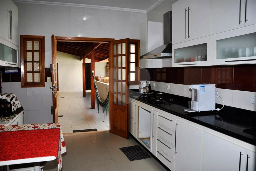 Sobrado à venda com 3 quartos, sendo 1 suíte, em Jaraguá, São Paulo, SP