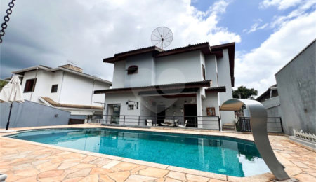 Casa à venda com 4 quartos, sendo 2 suítes,  no condomínio Villaggio Capriccio, Louveira - SP