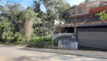 Sobrado à venda com 3 quartos, sendo 1 suíte, em Serra da Cantareira, Mairiporã, SP