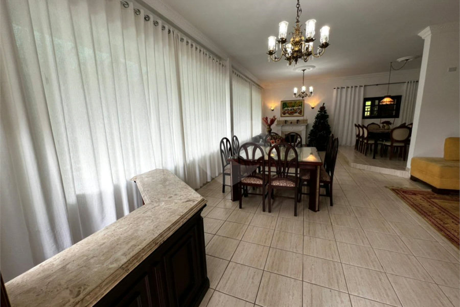 Casa à venda com 4 suítes no condomínio Alpes da Cantareira, Mairiporã - SP