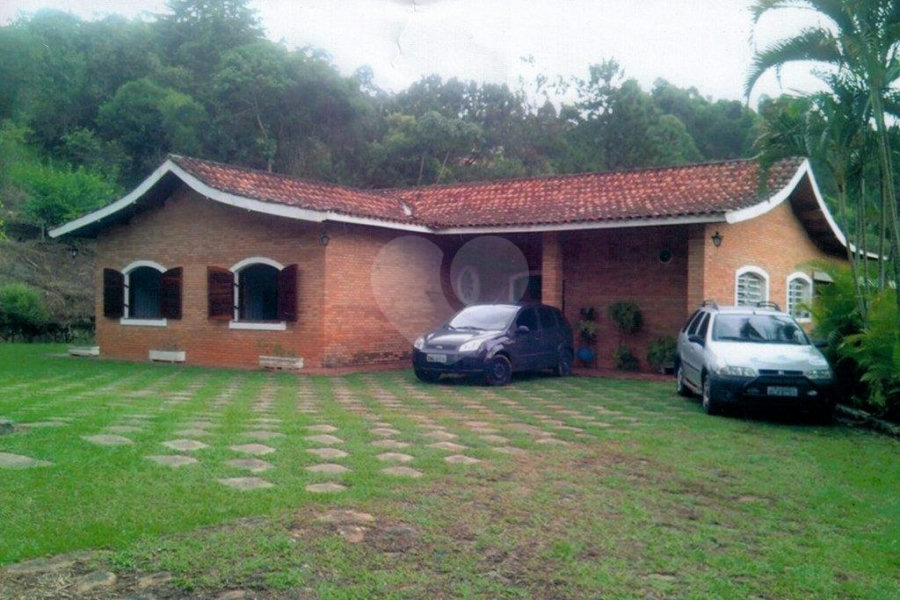Chácara à venda com 4 quartos, sendo 2 suítes, em Portão, Atibaia, SP