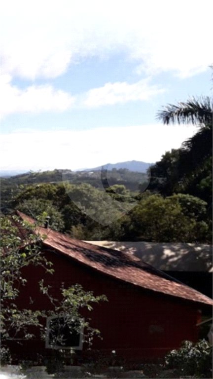 Casa à venda com 2 quartos, sendo 1 suíte, no condomínio Mirante da Mantiqueira I, Mairiporã - SP