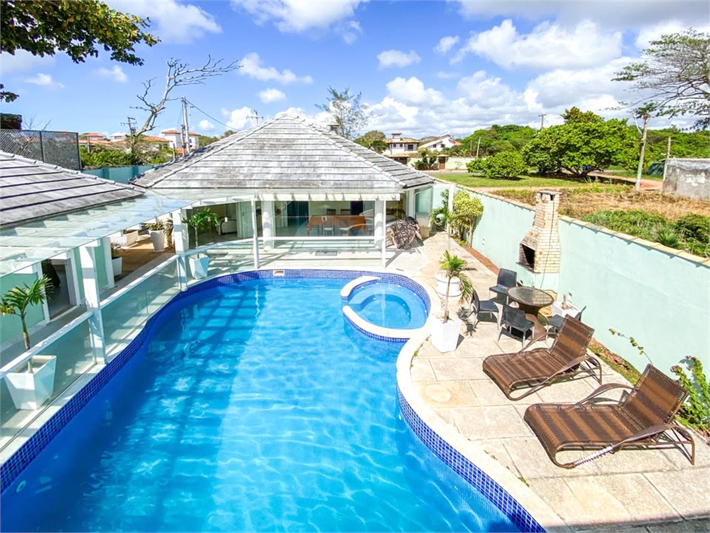 Casa à venda com 5 quartos, sendo 4 suítes, em Marina, Armação dos Búzios, RJ