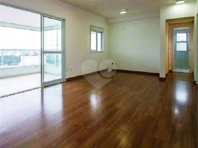 Apartamento à venda com 3 quartos, sendo 1 suíte,  em Morumbi, São Paulo, SP