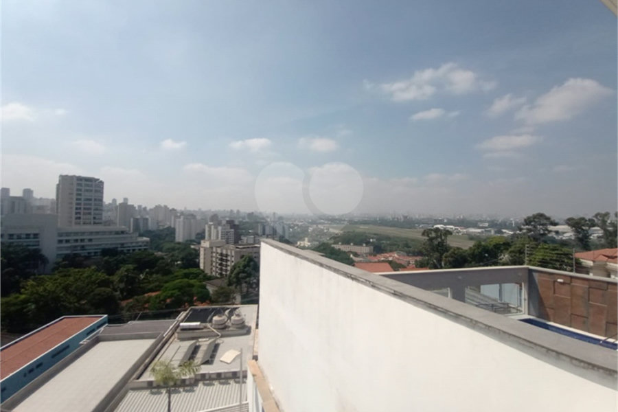 Sobrado à venda com 5 suítes em Santana, São Paulo, SP