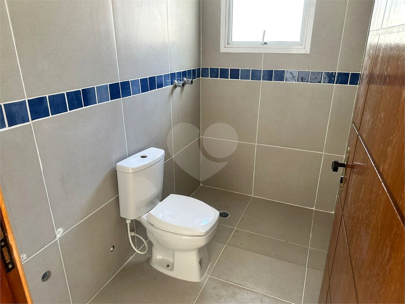 Casa à venda com 4 suítes no condomínio Villaggio Houda, São Paulo - SP