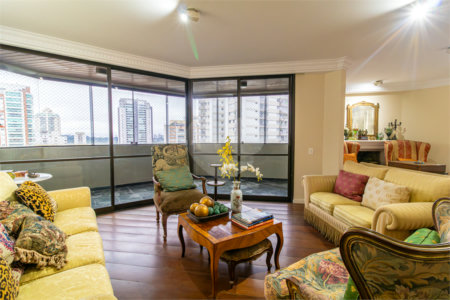 Duplex à venda com 4 quartos, sendo 3 suítes, em Campo Belo, São Paulo, SP