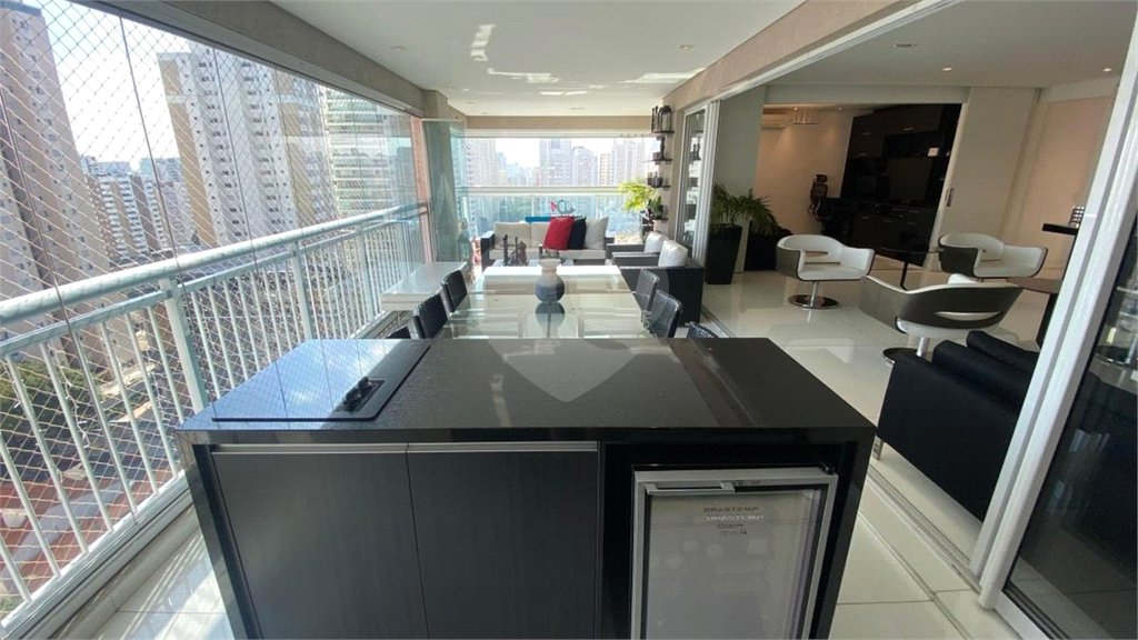 Apartamento à venda com 3 suítes em Vila Romana, São Paulo, SP