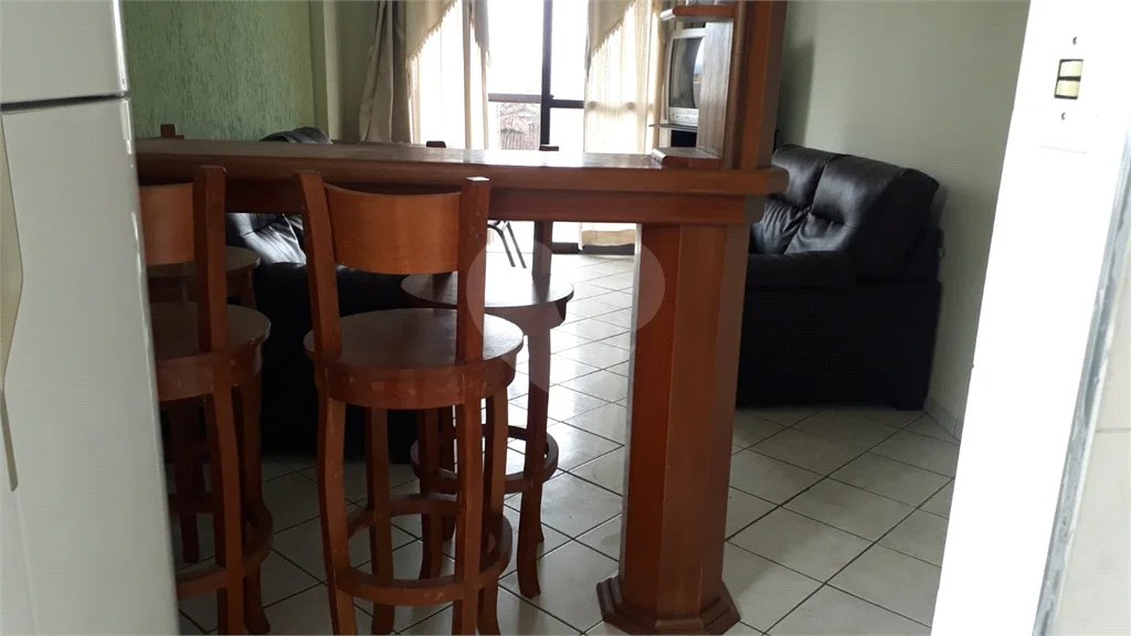 Apartamento à venda com 2 quartos, sendo 1 suíte, em Caiçara, Praia Grande, SP