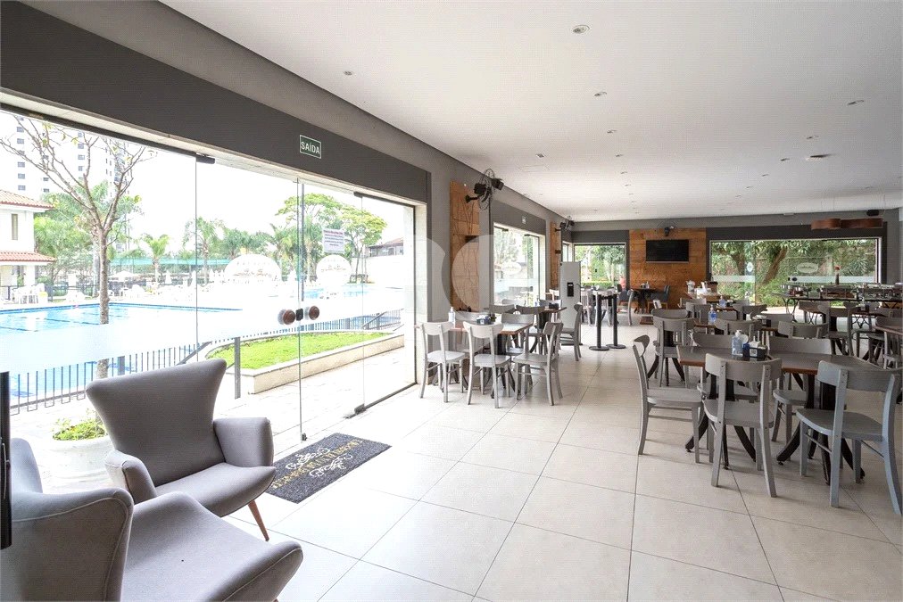 Apartamento à venda com 3 quartos, sendo 1 suíte, em Alto da Boa Vista, São Paulo, SP