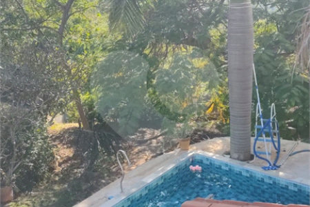 Casa à venda com 6 quartos, sendo 1 suíte, no condomínio Cafezal IV, Itupeva - SP