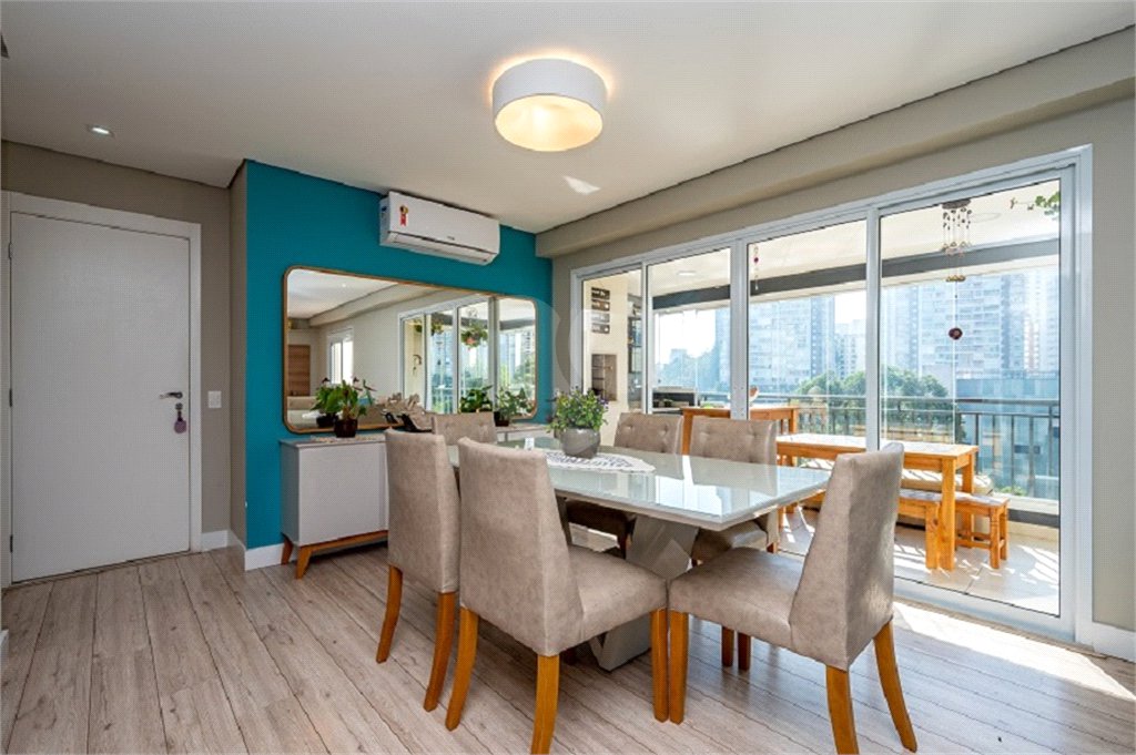 Apartamento à venda com 3 suítes em Jardim Caboré, São Paulo, SP