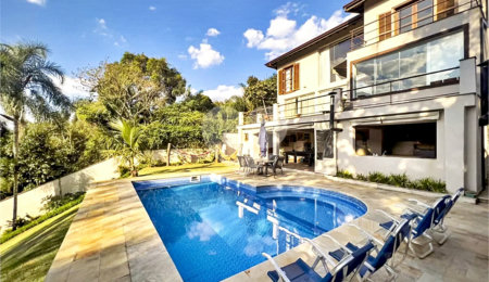 Casa à venda com 3 suítes em Caraguatá, Mairiporã, SP
