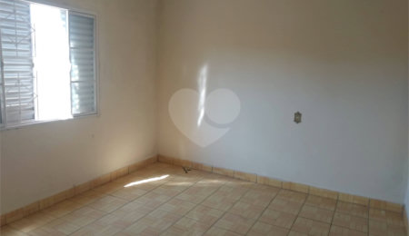 Casa à venda com 3 quartos em Vila Apolo, Itapetininga, SP