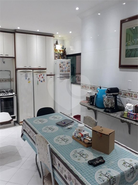 Sobrado à venda com 4 quartos, sendo 3 suítes, em Vila Mazzei, São Paulo, SP