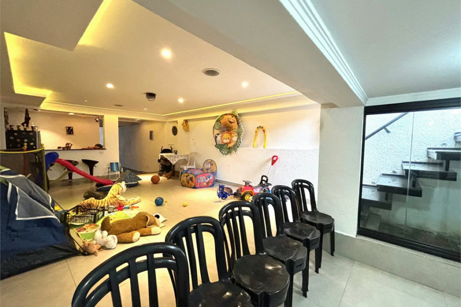 Casa à venda com 4 quartos, sendo 3 suítes, no condomínio Tremembé, São Paulo - SP