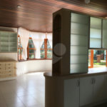 Casa à venda com 5 quartos, sendo 4 suítes,  no condomínio Cantareira, Mairiporã - SP