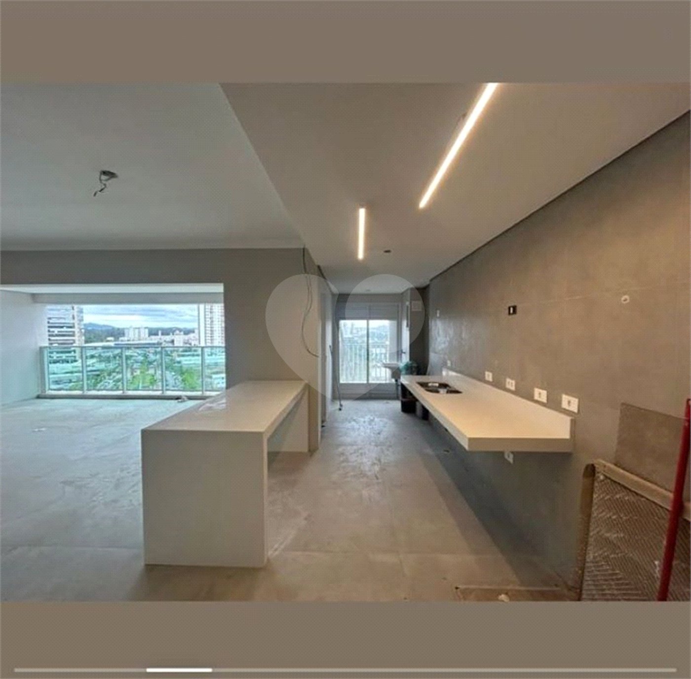 Apartamento à venda com 3 suítes em Vila Mogilar, Mogi das Cruzes, SP