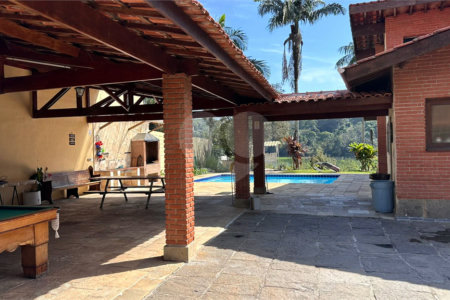 Casa à venda com 8 quartos, sendo 4 suítes, em Eldorado, Diadema, SP