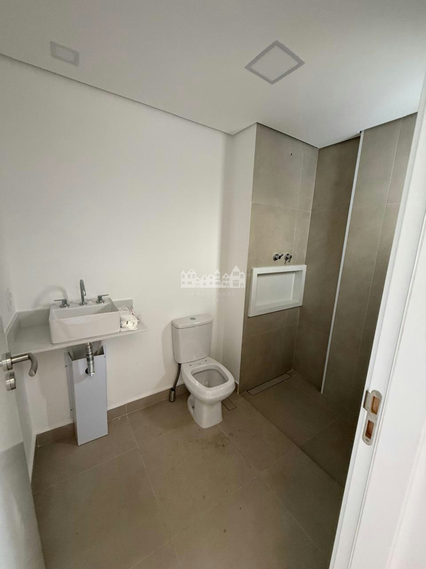 Apartamento para alugar com 3 suítes em Vila Helena, Atibaia, SP