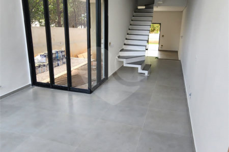 Sobrado à venda com 3 suítes em Jardim dos Pinheiros, Atibaia, SP